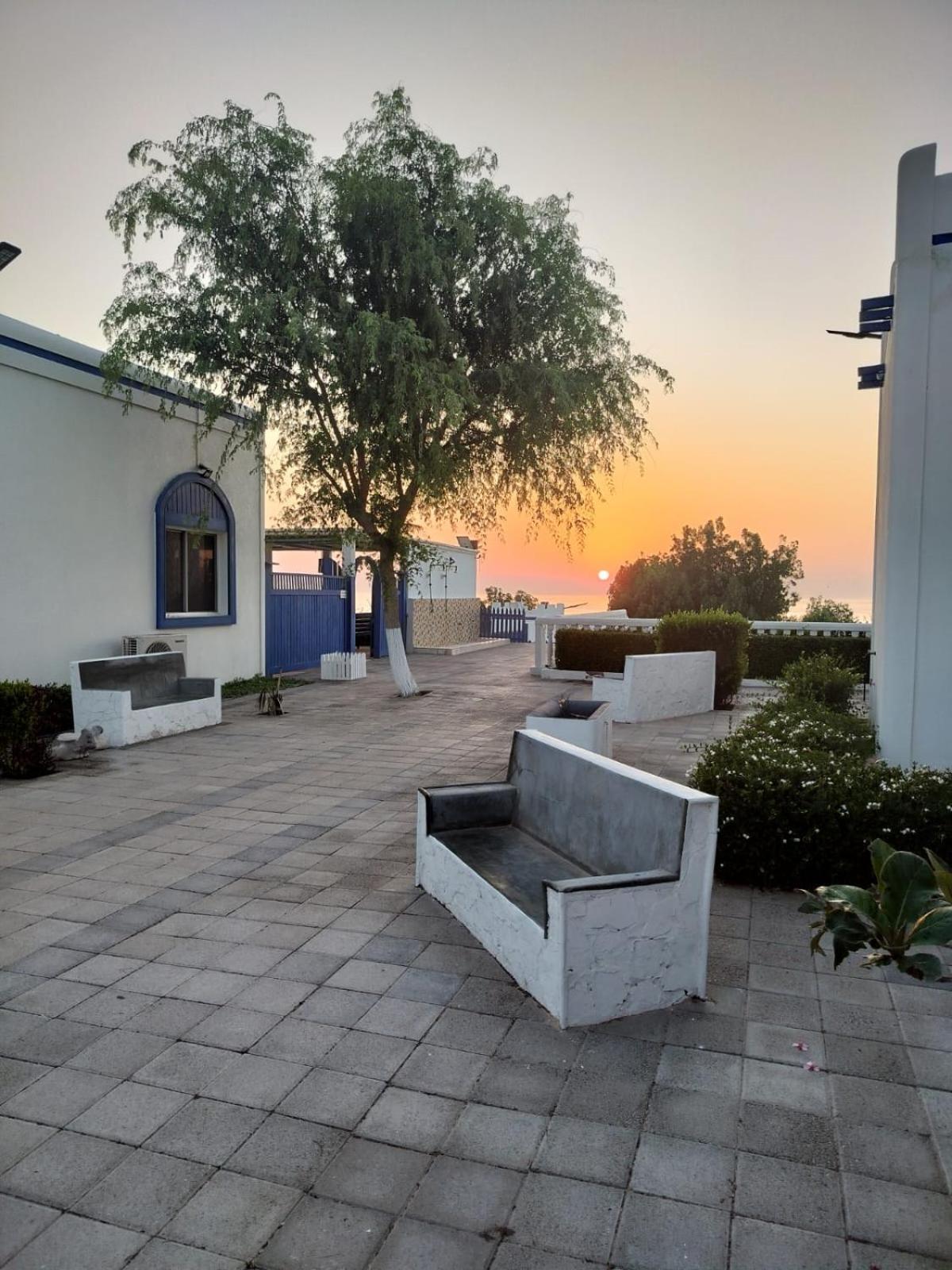 Al-Ashkhara Beach Resort منتجع شاطئ الأشخرة الشرقية المظهر الخارجي الصورة