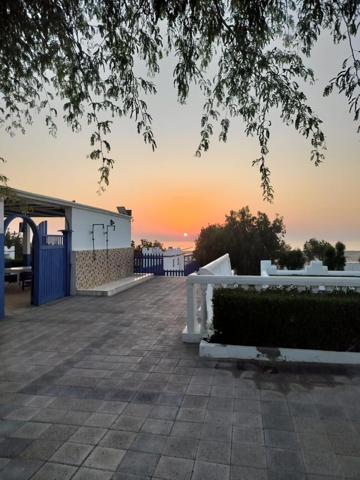 Al-Ashkhara Beach Resort منتجع شاطئ الأشخرة الشرقية المظهر الخارجي الصورة