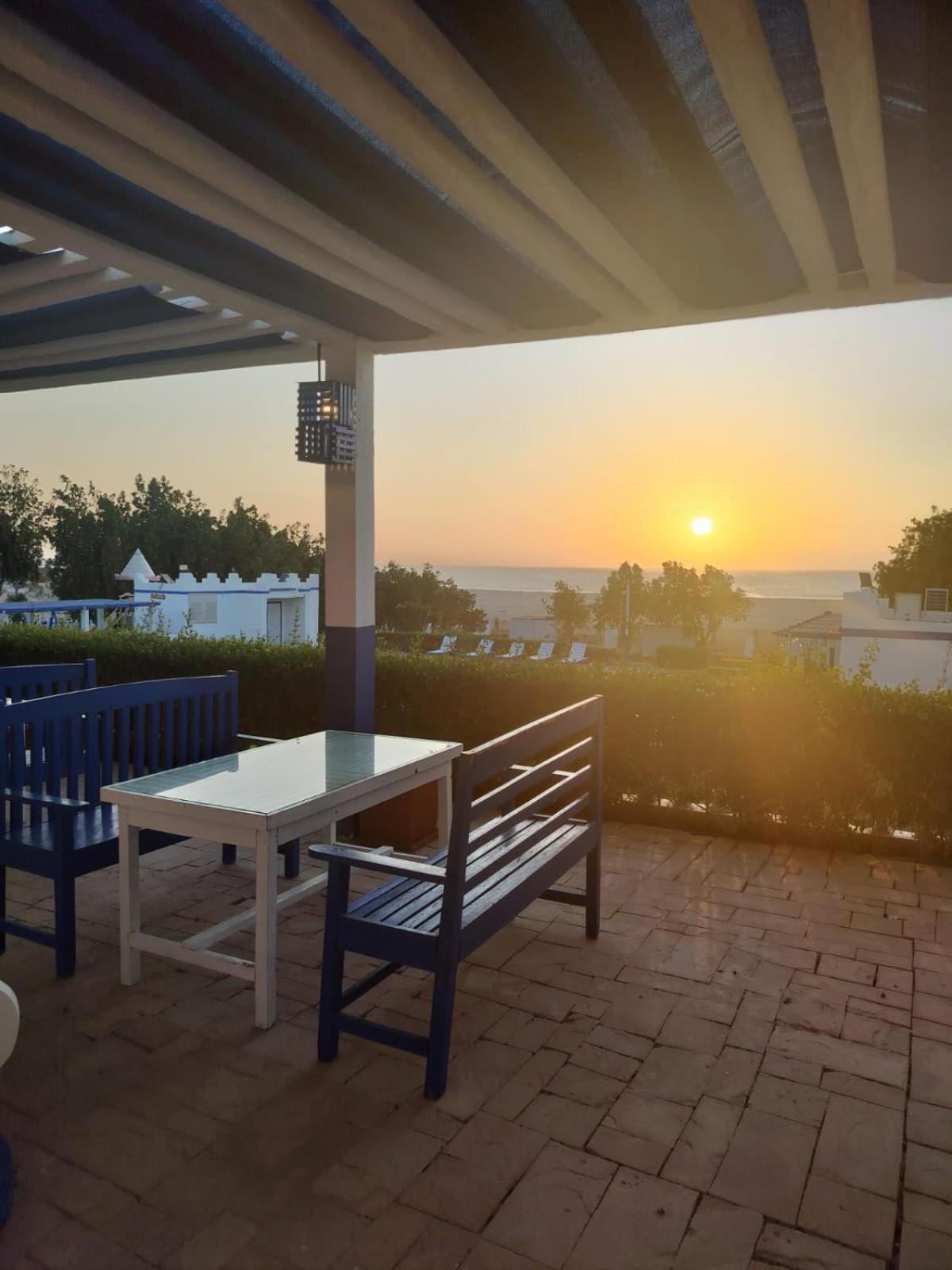 Al-Ashkhara Beach Resort منتجع شاطئ الأشخرة الشرقية المظهر الخارجي الصورة
